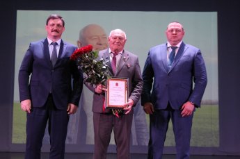 Чествование А.Б.Колесниченко